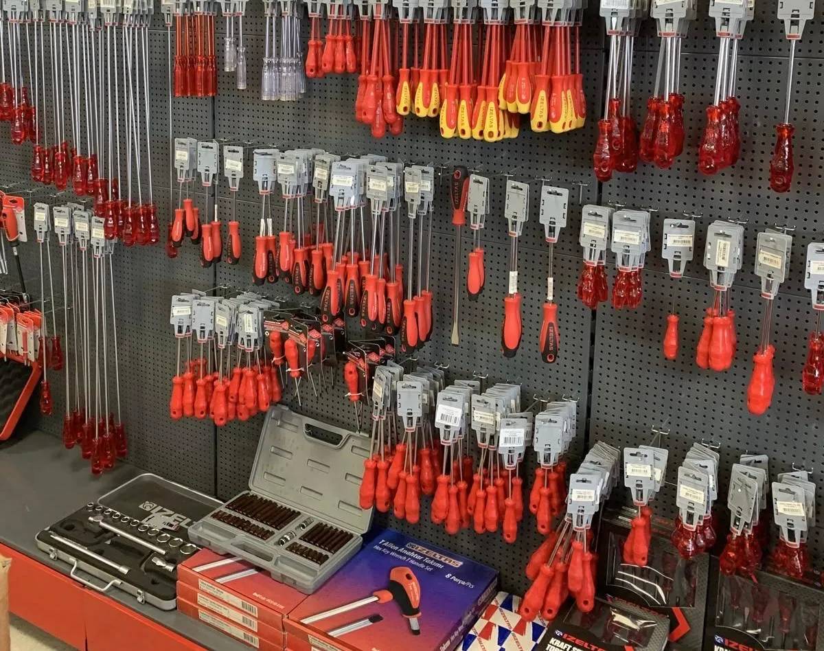 FERRETERÍA MAQUINARIA Y HOGAR